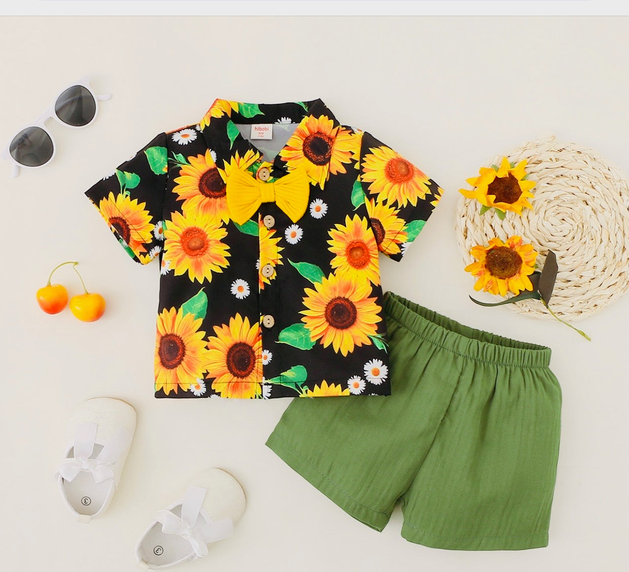 2pcs Baby Boy/Girl Allover Sunflower Print Hooded Short-sleeve Top and Solid Shorts Set