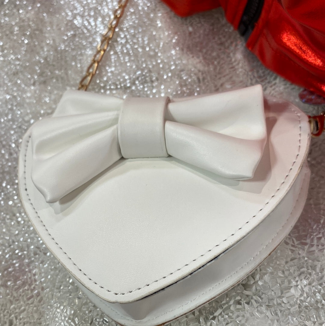 White heart purse