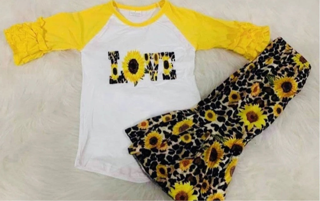 The Love of Sunflowers 2 Piece Set