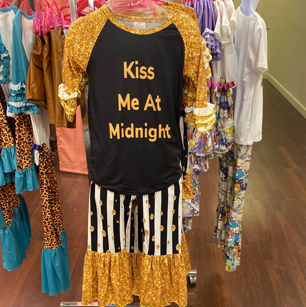 Kiss me at Midnight Set