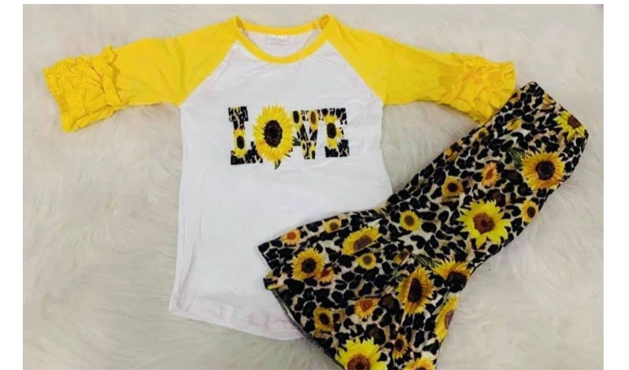 The Love of Sunflowers 2 Piece Set