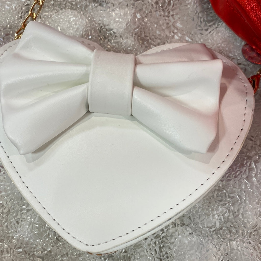 White heart purse